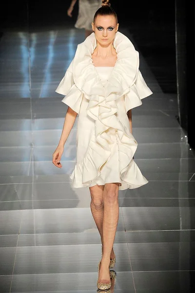 Look 4